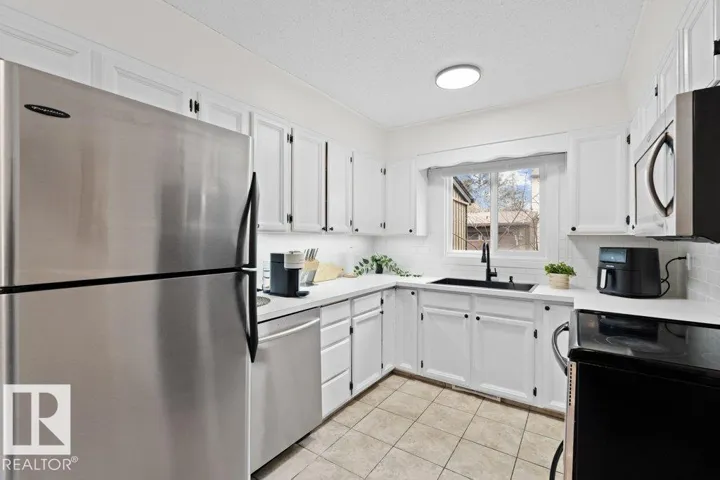 7021 32 AV NW, Edmonton, Alberta T6K2K9