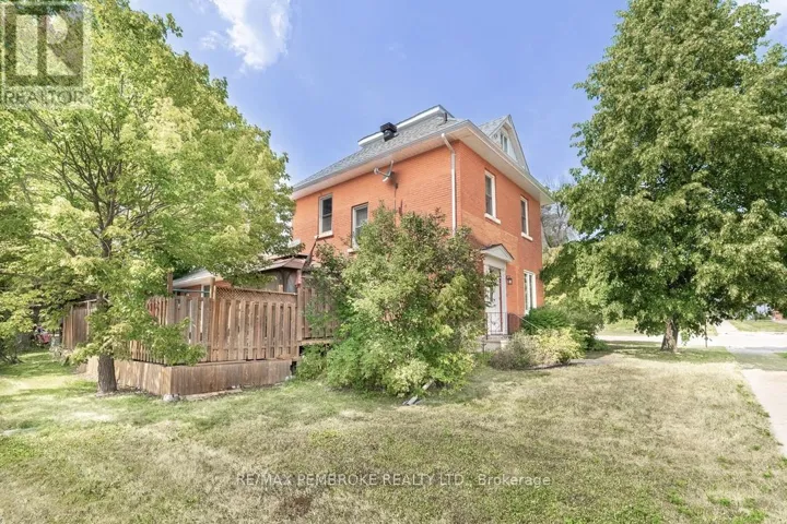 402 CHRISTIE STREET, Pembroke, Ontario K8A4R9