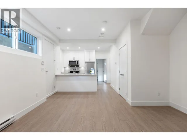2644 CHESTERFIELD AVENUE, North Vancouver, British Columbia V7N3M2