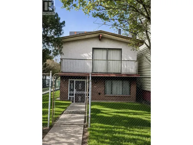 356 UNION STREET, Vancouver, British Columbia V6A2B5