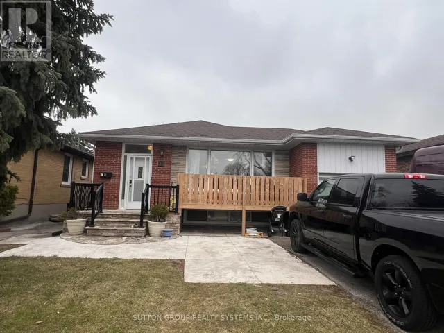 MAIN FLOOR - 36 ODESSA AVENUE, Toronto (Eringate-Centennial-West Deane), Ontario M9C4J8