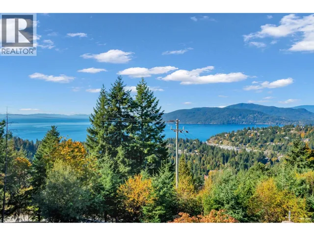 4673 WOODBURN ROAD, West Vancouver, British Columbia V7S2W7