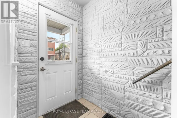 109 MARIER AVENUE, Ottawa, Ontario K1L5R9