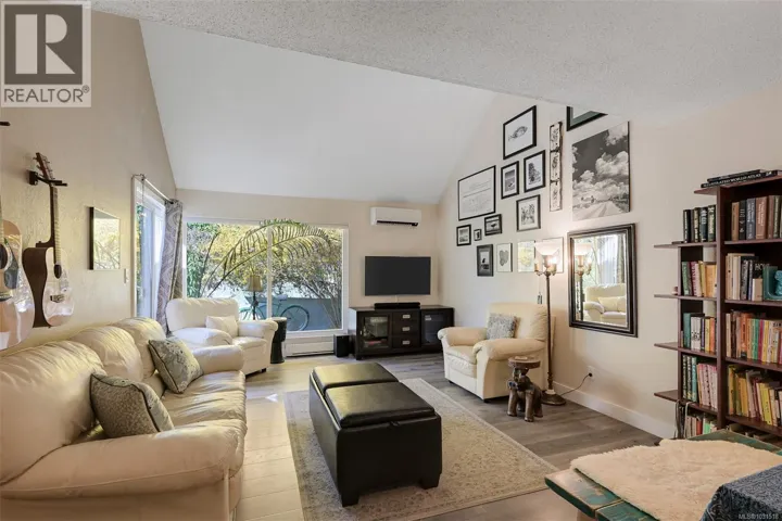 1294 Denman St, Victoria, British Columbia V8T1L8