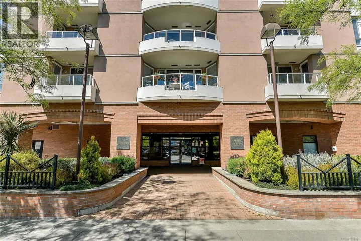 607 930 YATES St, Victoria, British Columbia V8V4Z3