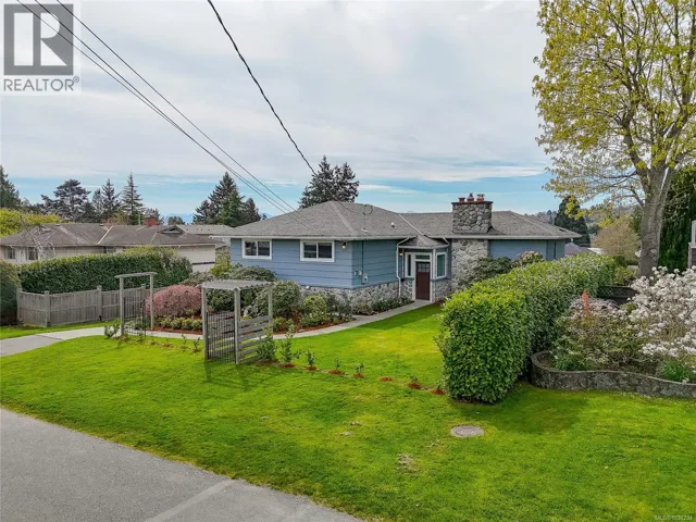 3960 Cherrilee Cres, Saanich, British Columbia V8N1R9