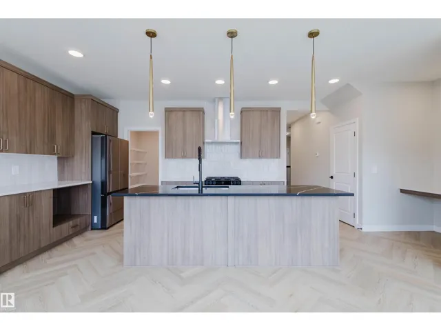 20632 43 AV NW, Edmonton, Alberta T6M3E3