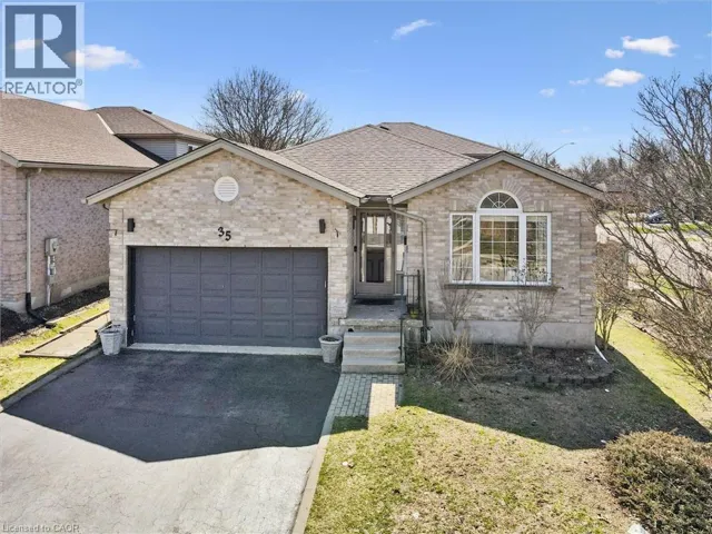 35 MELRAN Drive, Cambridge, Ontario N3C4C1