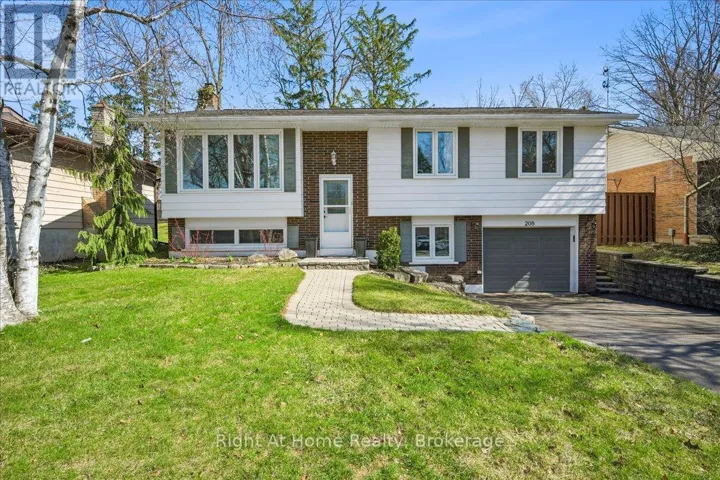 208 MCCRANEY STREET W, Oakville (CP College Park), Ontario L6H1H7