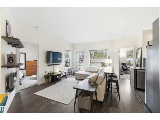 #114 10611 117 ST NW, Edmonton, Alberta T5H0G6
