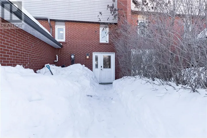 347 Woodland Avenue, Lively, Ontario P3Y1N2