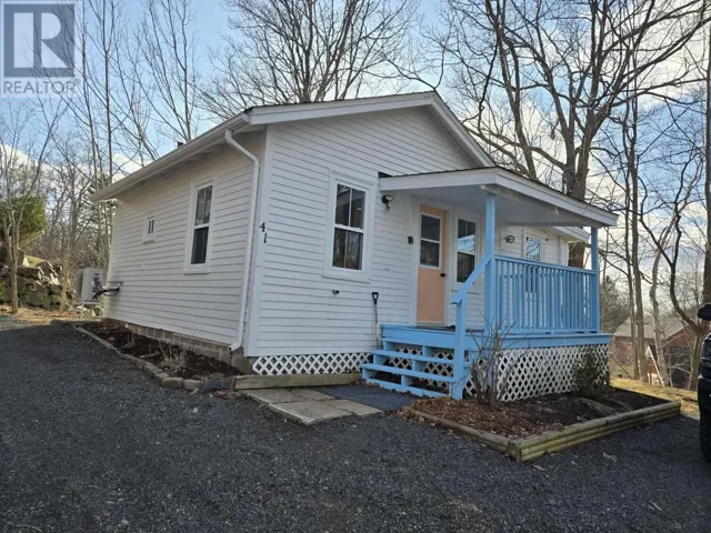 41 Willow Avenue, Wolfville, Nova Scotia B4P2G6