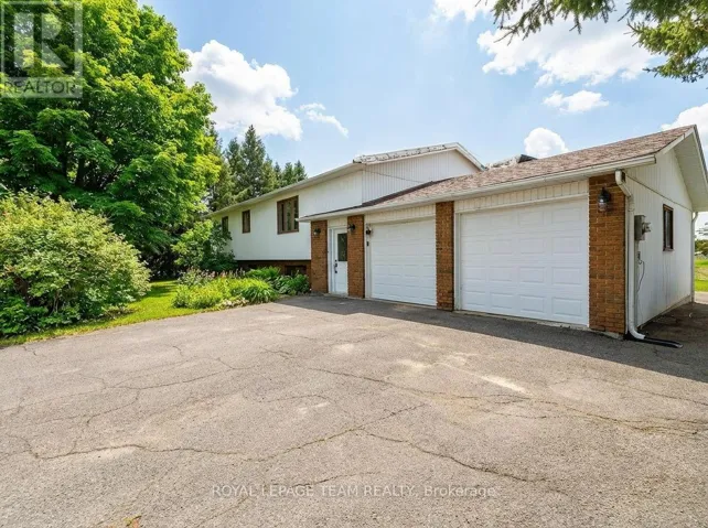 1386 JOHNSTON DRIVE, Ottawa, Ontario K4P1A6