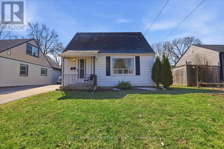 19 PERTH ROAD, Kitchener, Ontario N2M3G6