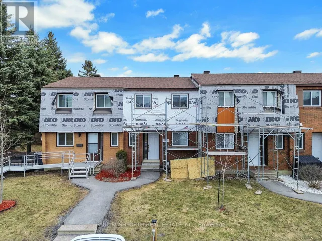 23 PIXLEY PRIVATE, Ottawa, Ontario K1G4C3