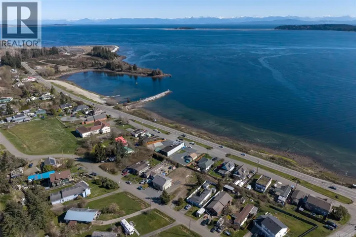 5570 Horne St, Union Bay, British Columbia V0R3B0