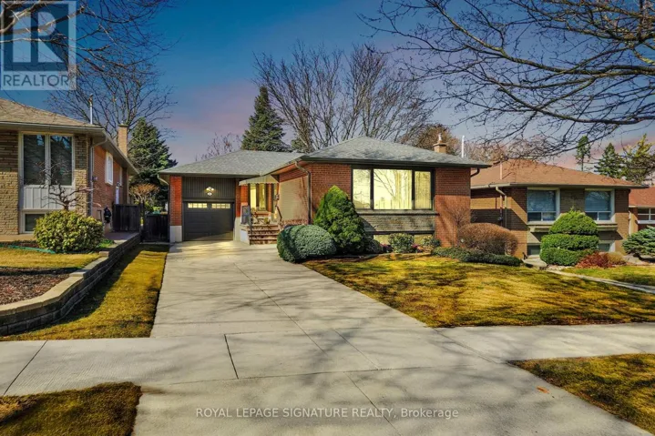 16 RENAULT CRESCENT, Toronto (Humber Heights), Ontario M9P1J1