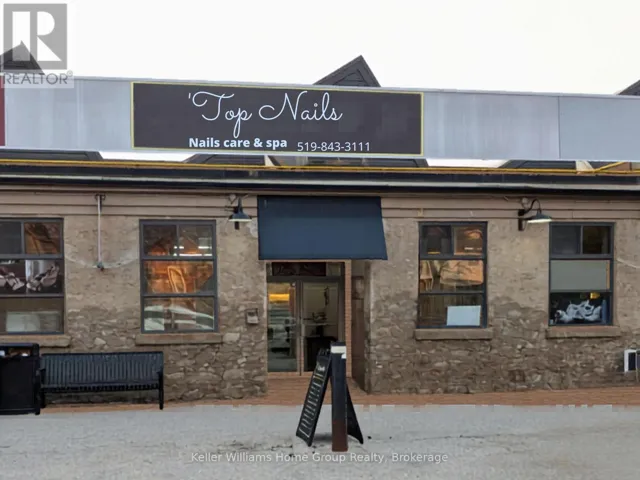 2 - 105 QUEEN STREET W, Centre Wellington (Fergus), Ontario N1M1T7