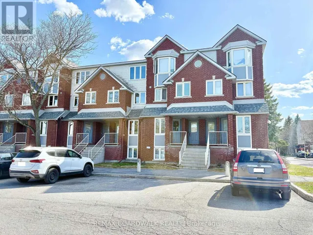 5 BRISTON PRIVATE, Ottawa, Ontario K1G5P6