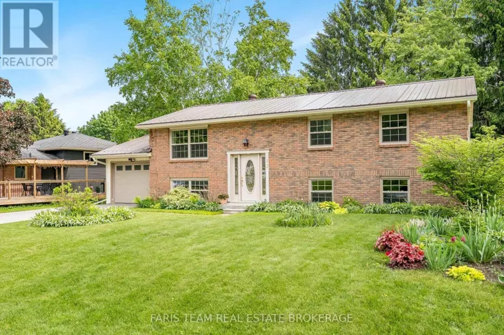 13 JARDINE CRESCENT, Clearview (Creemore), Ontario L0M1G0