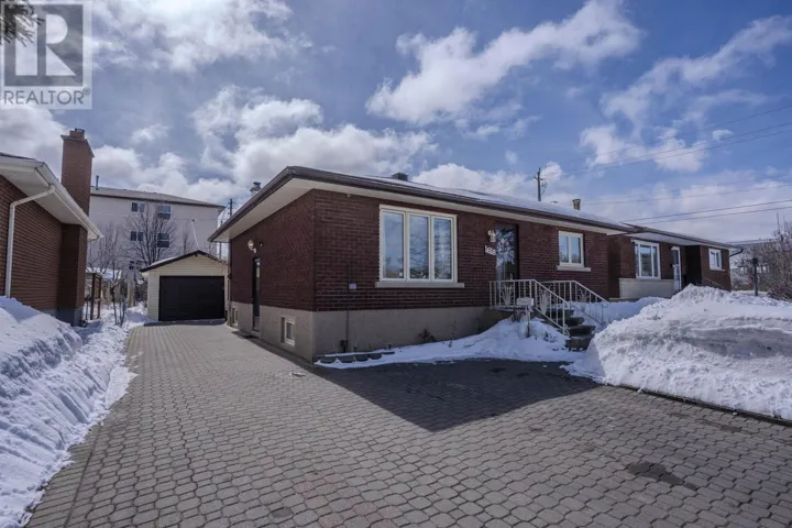 1618 FREDERICA ST W, Thunder Bay, Ontario P7E3Z2