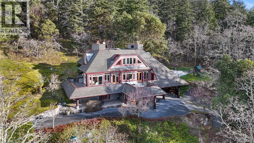 8242 Thomson Pl, Central Saanich, British Columbia V8M1S1