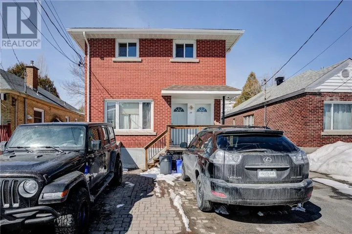 39 Dean Avenue, Sudbury, Ontario P3C3B8