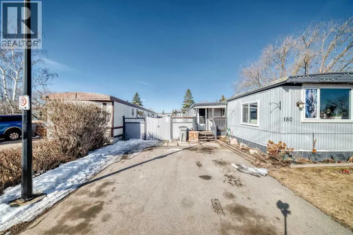 180, 6724 17 Avenue SE, Calgary, Alberta T2A0W5