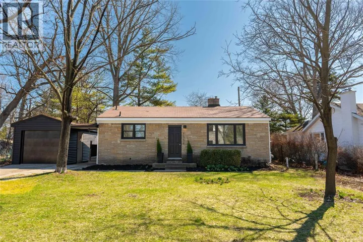 1554 MALLAH DRIVE, Sarnia, Ontario N7V3R5