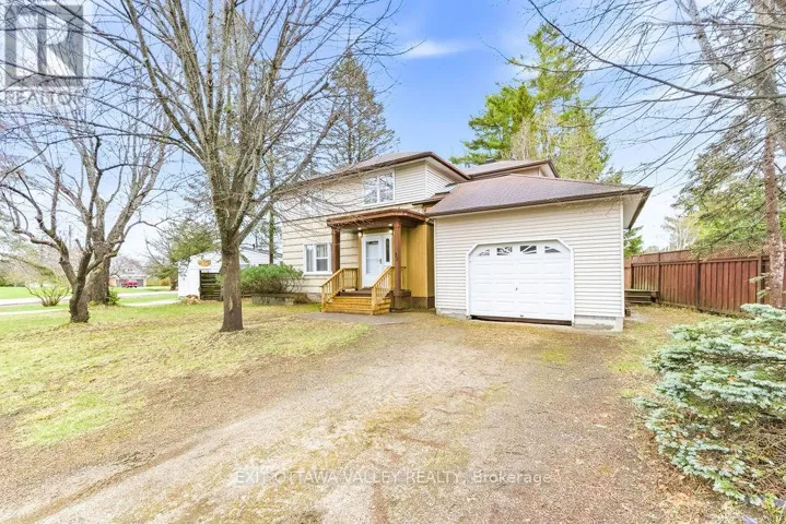 22 CABOT PLACE, Deep River, Ontario K0J1P0