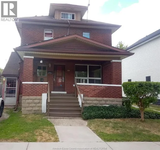 427 GLADSTONE AVENUE, Windsor, Ontario N9A2P8