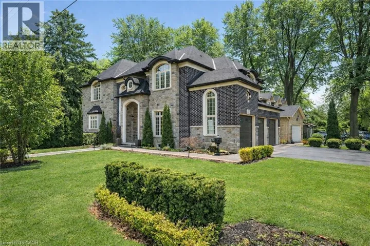 125 CENTRAL Drive, Ancaster, Ontario L9G2A3