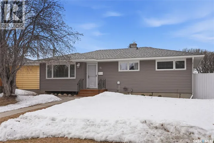 15 Stewart AVENUE, Saskatoon, Saskatchewan S7L3S5