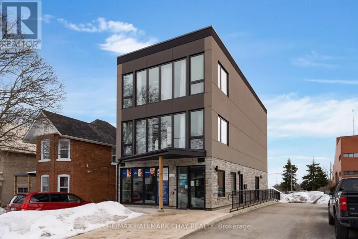 163 MARY STREET, Orillia, Ontario L3V3E3