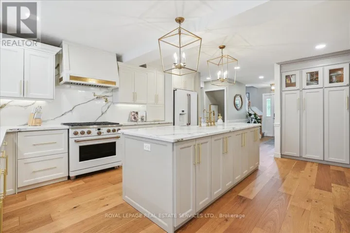 14 DUBARRY BOULEVARD, Hamilton (Berrisfield), Ontario L8T2V4