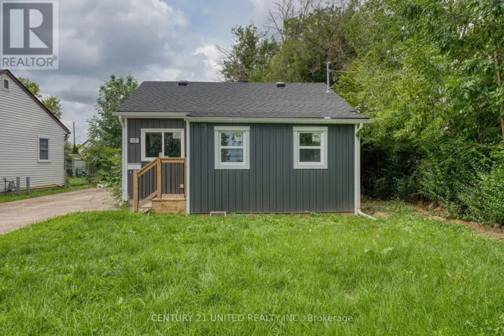 2 - 17 KIRK STREET, St. Catharines (Western Hill), Ontario L2S1B8