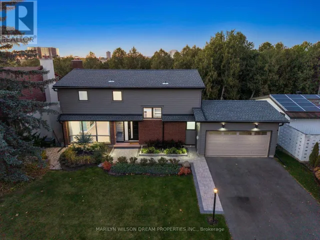 33 COMMANCHE DRIVE, Ottawa, Ontario K2E6E8