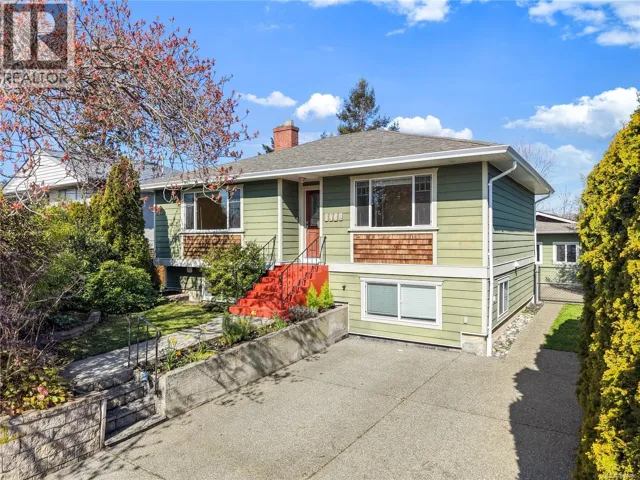 1468 Stroud Rd, Victoria, British Columbia V8T2K9