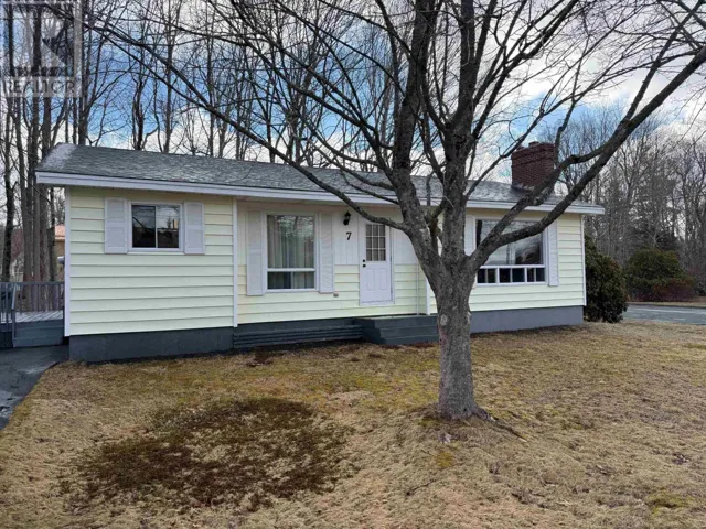 7 Pinehurst Avenue, Bridgewater, Nova Scotia B4V3G6