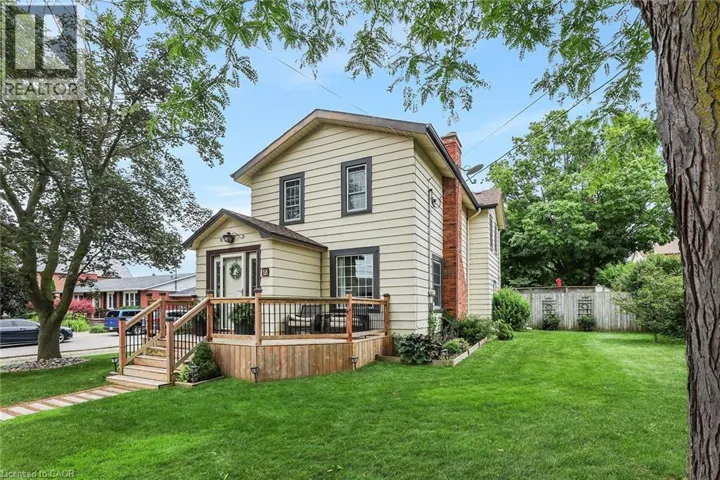 10 MAPLE Avenue, Grimsby, Ontario L3M3B6