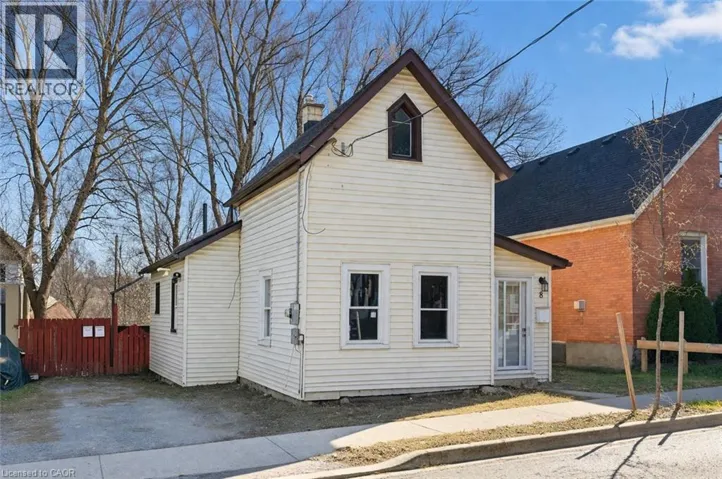 8 TASKER Street, St. Catharines, Ontario L2R3Z8