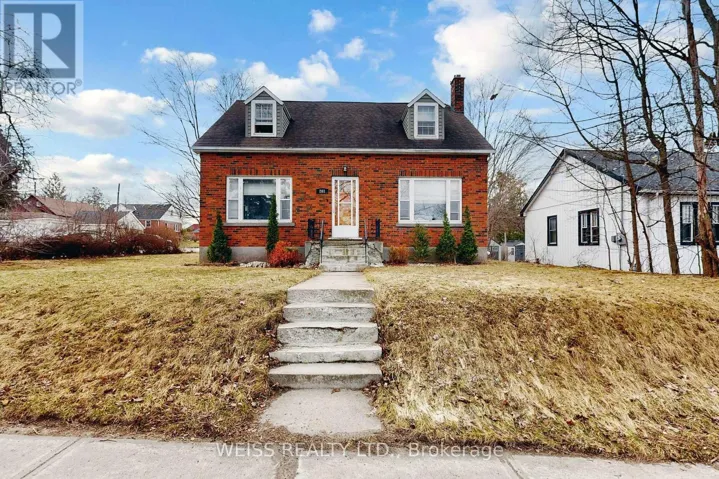 261 WOLSELY STREET, Peterborough (Northcrest Ward 5), Ontario K9H4Z8