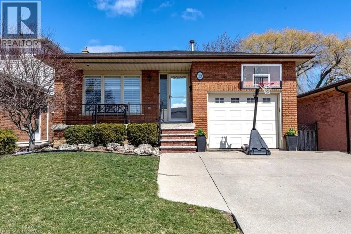 39 TRENHOLME Crescent, Hamilton, Ontario L8W2L4