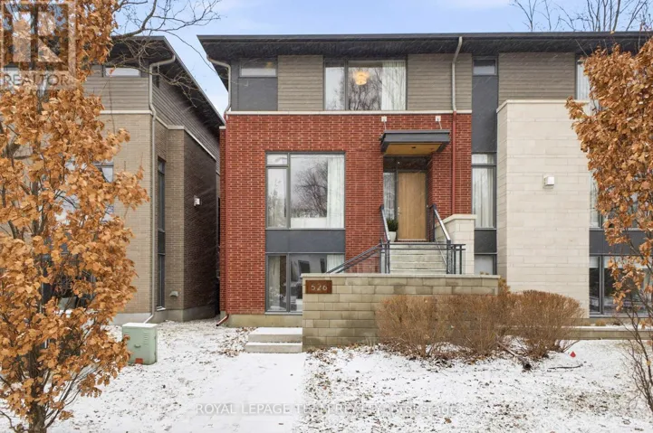 526 EDISON AVENUE, Ottawa, Ontario K2A3Y5