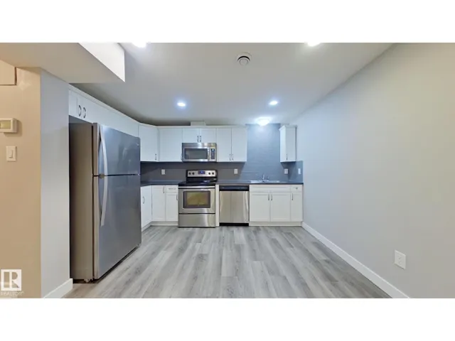 #Bsmt 1966 Ainslie LI SW, Edmonton, Alberta T6W2L9