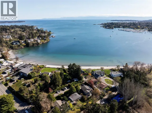 3870 Seacroft Pl, Saanich, British Columbia V8N4H1