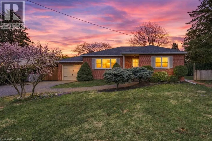 59 OAKLEY Court, Ancaster, Ontario L9G1T7