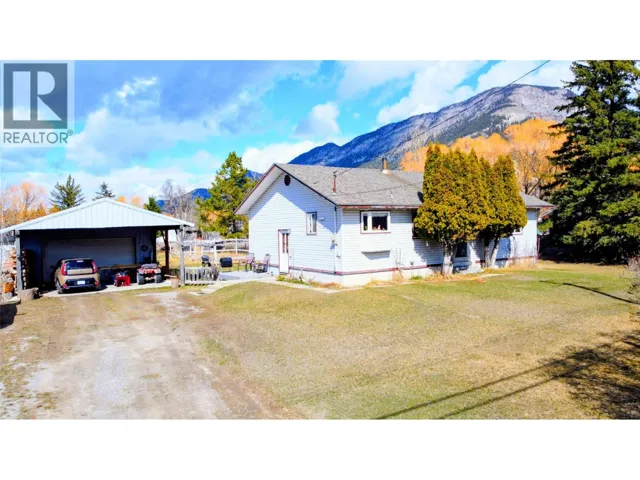 4771 Burns Avenue, Canal Flats, British Columbia V0B1B0