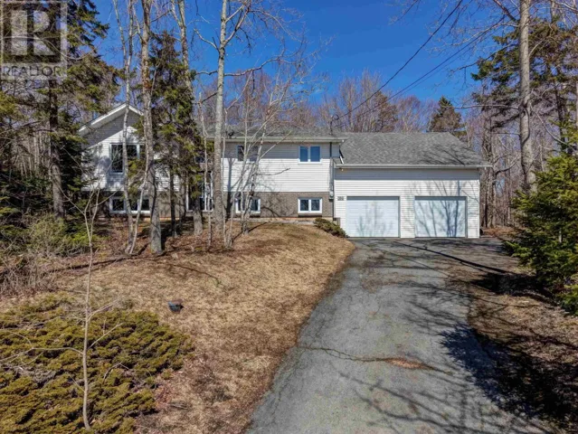 100 Tamarack Drive, Fall River, Nova Scotia B2T1E8