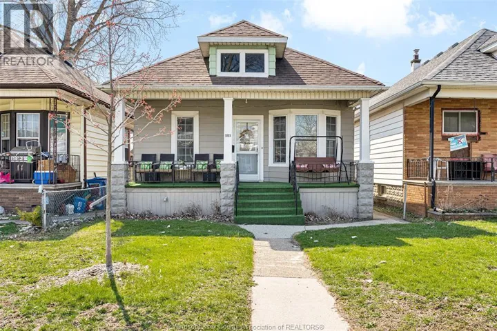 1055 HALL AVENUE, Windsor, Ontario N9A2M6